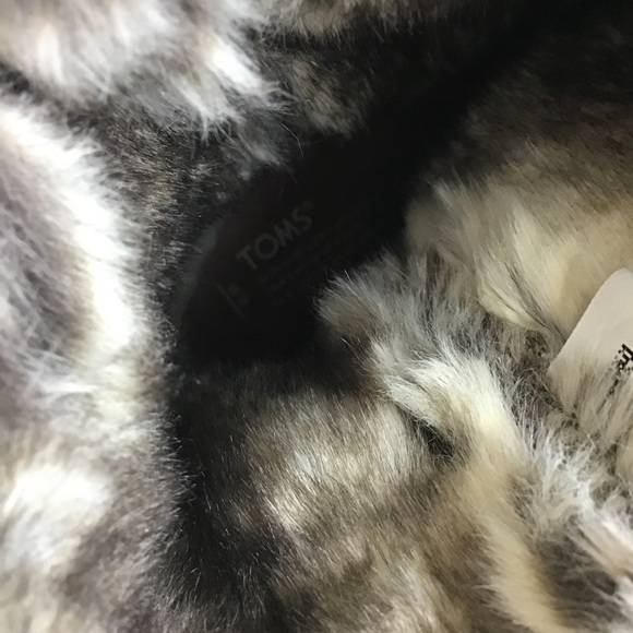 NWT, Toms taupe suede fur Vista boots - Picture 7 of 8